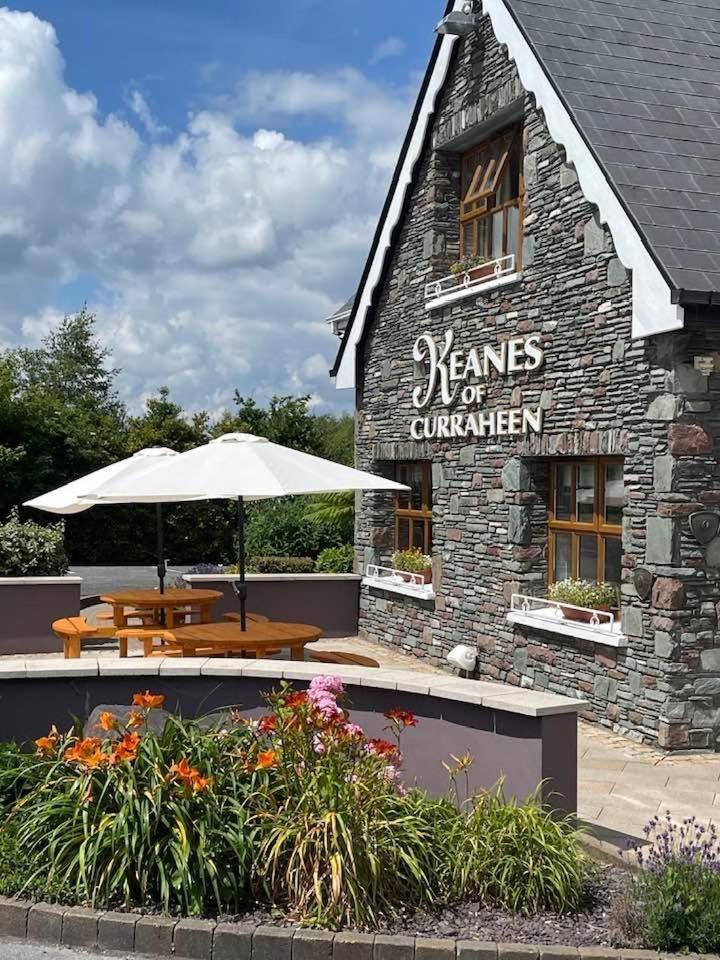 Keanes Of Curraheen, Bar, Restaurant & Accommodation トラリー エクステリア 写真